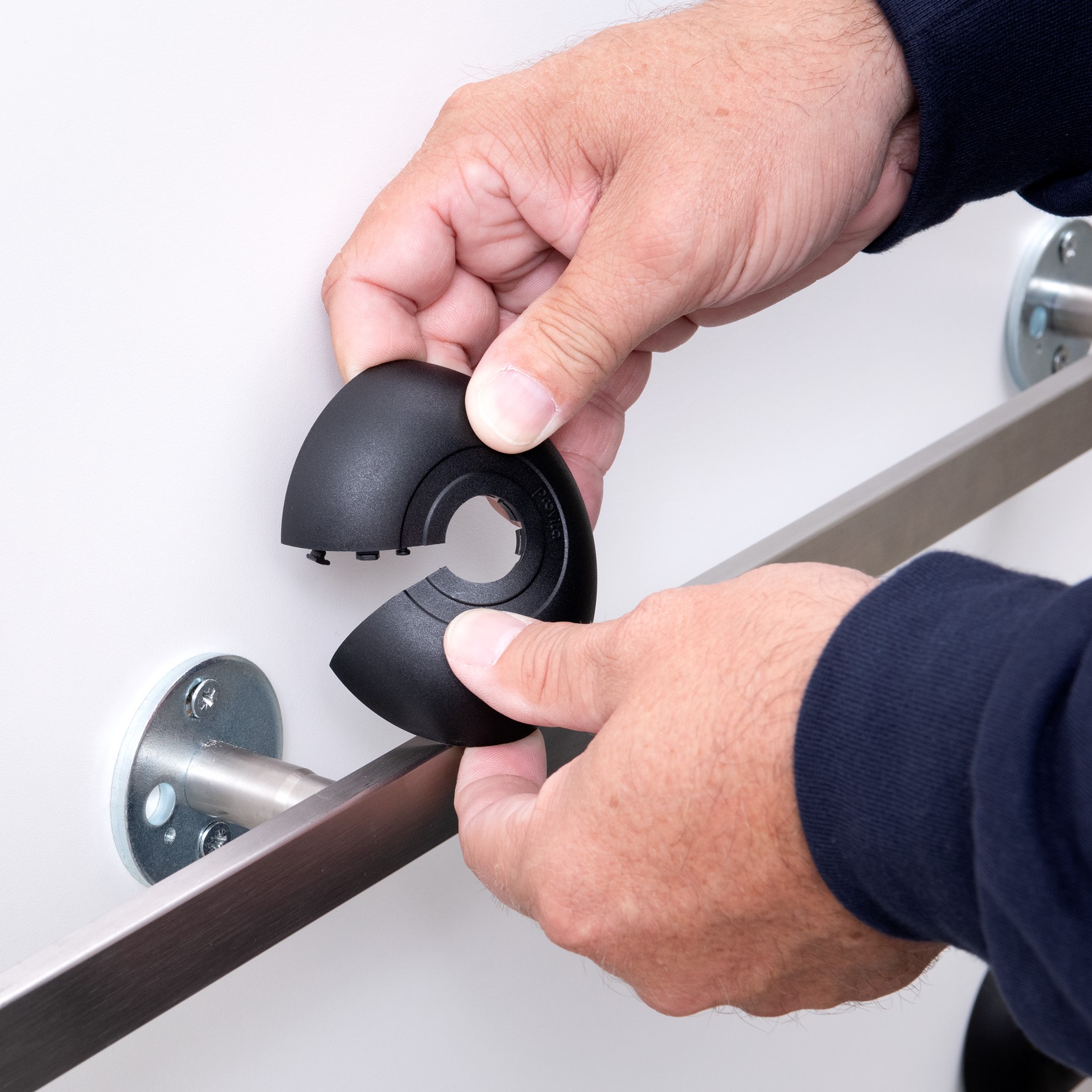 pm_wall rail (standard bar) with clip-cover.Z2N27252.jpg pm_wall rail (standard bar) with clip-cover.Z2N27252